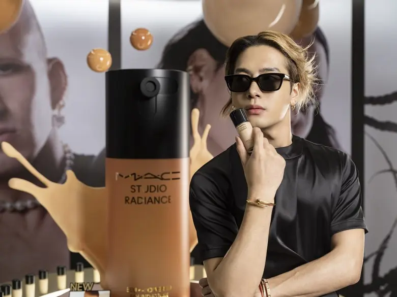 เปิดตัวเทรนด์เมคอัพระดับโลกด้วยผลิตภัณฑ์ใหม่ล่าสุด "M.A.C Studio Radiance Serum Powered Foundation"