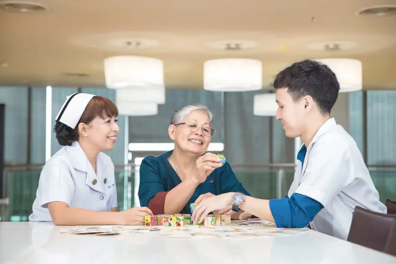 ออริจิ้น พร็อพเพอร์ตี้ ส่งต่อพลังสร้างสุขให้คนไทยวัยเก๋า สมทบทุนสร้างศูนย์วิทยาการเวชศาสตร์ผู้สูงอายุศิริราช เพื่อคุณภาพชีวิต และสังคมแห่งอนาคตสำหรับผู้สูงอายุ