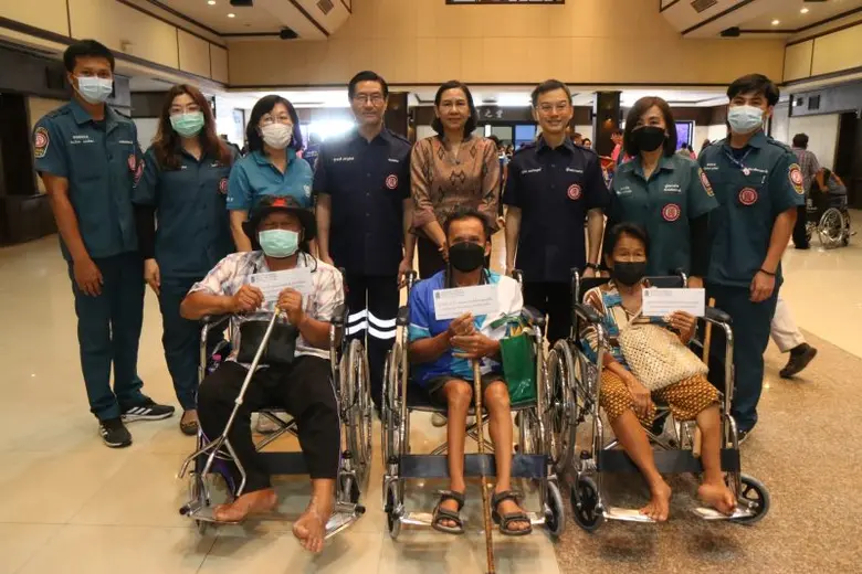 มูลนิธิป่อเต็กตึ๊ง มุ่งสู่จังหวัดนครสวรรค...