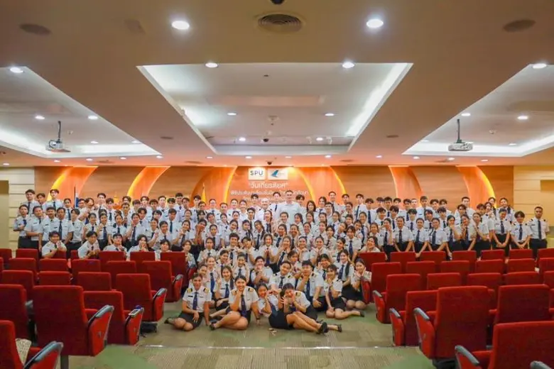 พล.อ.อ.พิธพร กลิ่นเฟื่อง คณบดีวิทยาลัยการ...