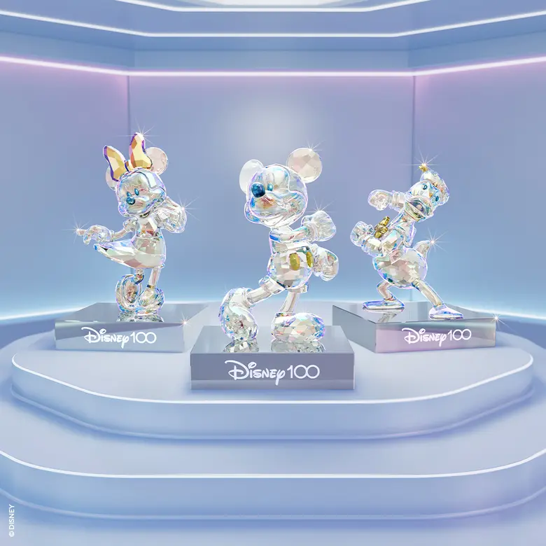 สวารอฟสกี้มีความยินดีที่จะร่วมเฉลิมฉลองคร...