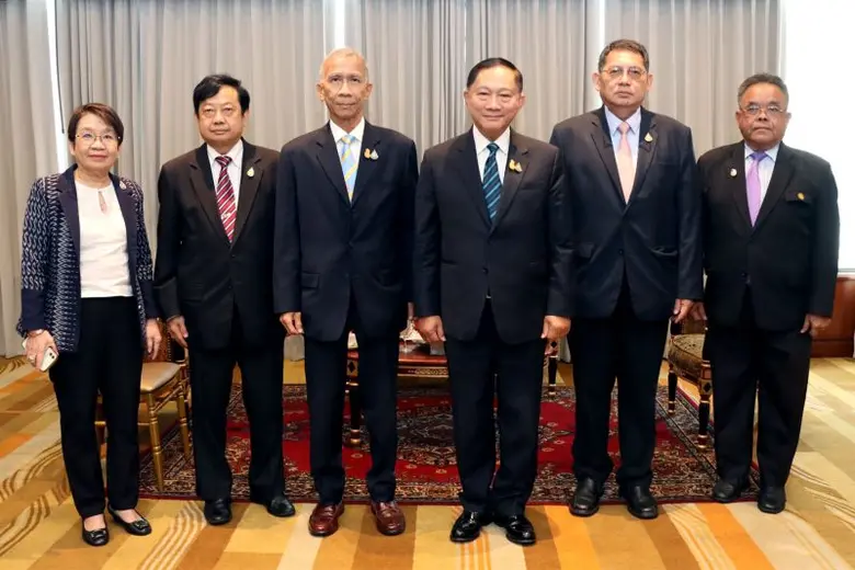 พล.ต.อ. อดุลย์ แสงสิงแก้ว ประธานคณะกรรมาธ...