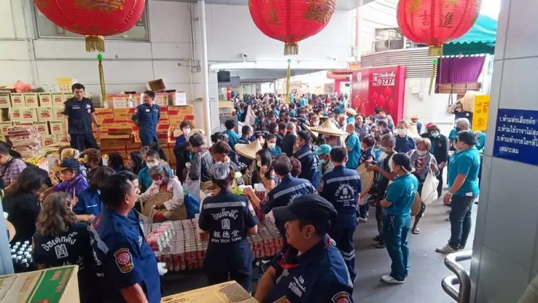 มูลนิธิป่อเต็กตึ๊ง จัดพิธีแจกเครื่องอุปโภคบริโภคครั้งยิ่งใหญ่ในงานประเพณีทิ้งกระจาด ประจำปี 2566 โดยมี นายชัชชาติ สิทธิพันธุ์ ผู้ว่าฯ กทม. เป็นประธานในพิธี ณ มูลนิธิป่อเต็กตึ๊ง พลับพลาไชย พร้อมเผยงบประมาณ ปีนี้ลงพื้นที่แจกทั้งสิ้น 4 จังหวัด รวมมูลค่า 15 ล