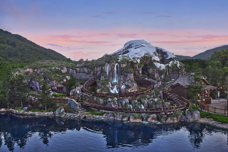 Hong Kong Disneyland Resort Will Soon Launch the World's First and Largest "Frozen" themed land World of Frozen on November 20