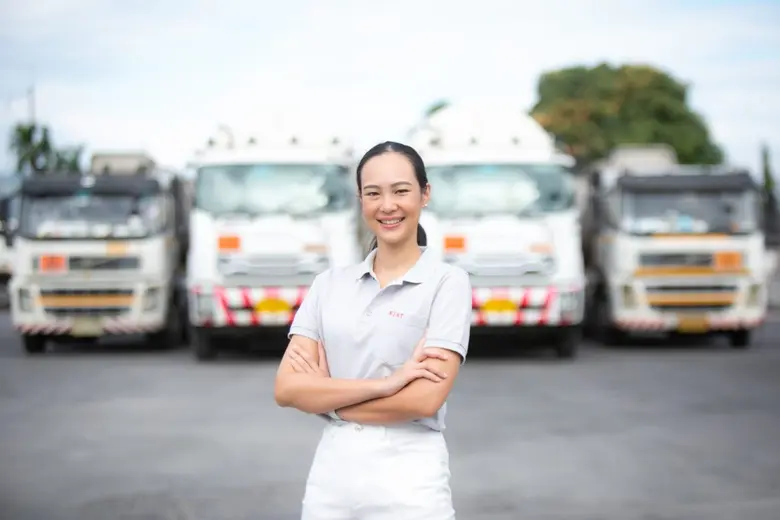 บริษัท เกียรติธนาขนส่ง จำกัด (มหาชน) หรือ...