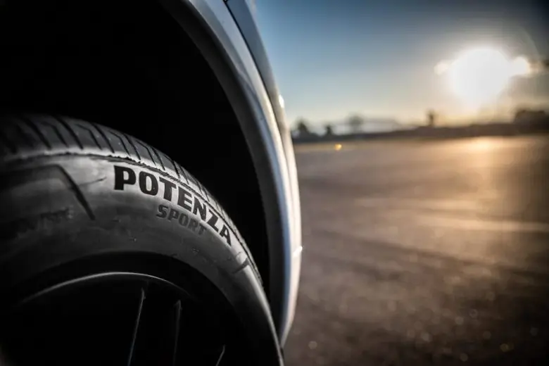 ผลิตภัณฑ์ Bridgestone Potenza Sport คว้าร...