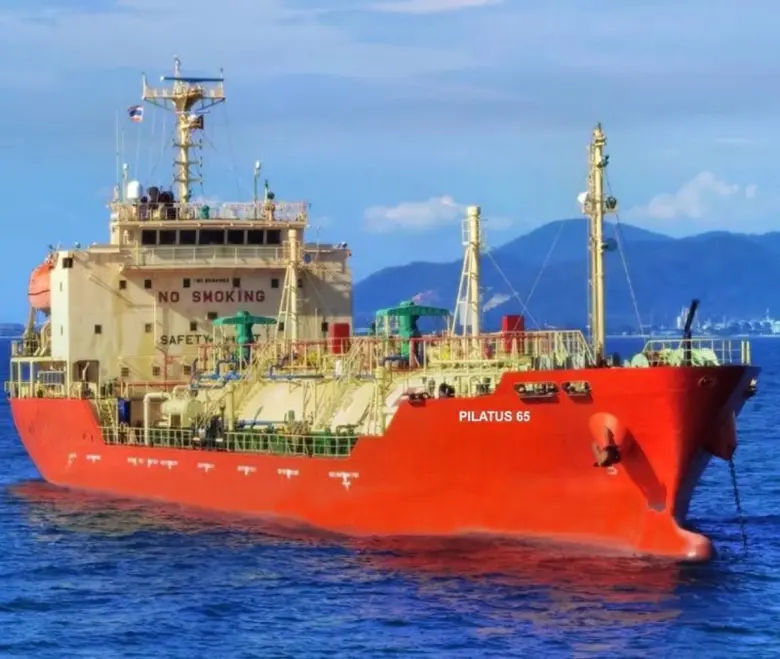 PLT จับมือ บริษัทค้าส่งปิโตรเคมีภัณฑ์ รายใหญ่แห่งสิงคโปร์ เซ็นสัญญาให้เช่าเรือขนก๊าซ LPG หนุนธุรกิจโตแกร่ง