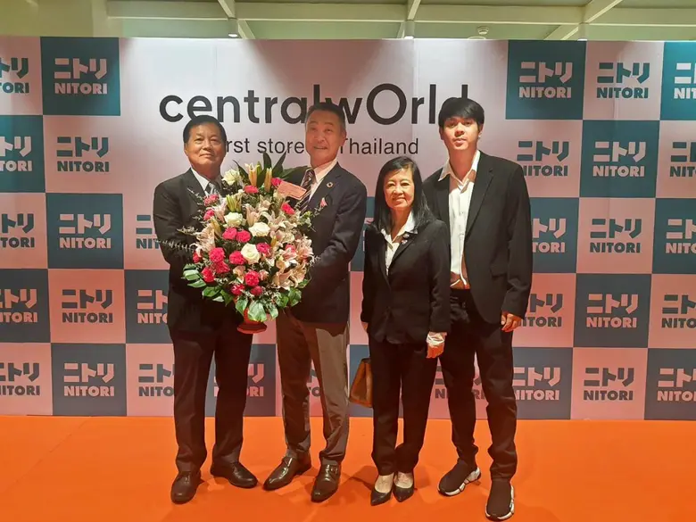 ดร.อรพินท์ เสริมประภาศิลป์ (ที่ 2 จากขวา)...