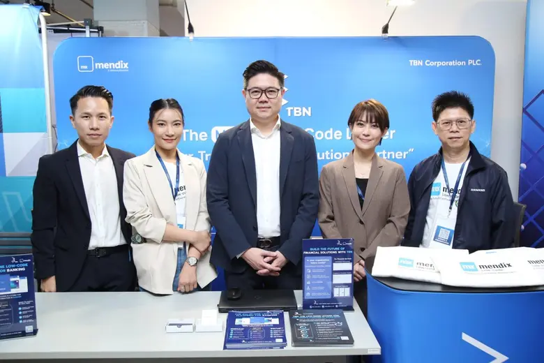 นายปนายุ ศิริกระจ่างศรี (กลาง) ประธานเจ้า...