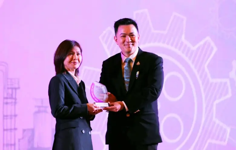 ตัวแทนจากบริษัท โรงงานน้ำตาลบุรีรัมย์ จำก...