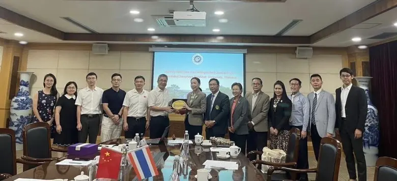 ผศ.ดร.ลินดา เกณฑ์มา อธิการบดีมหาวิทยาลัยร...