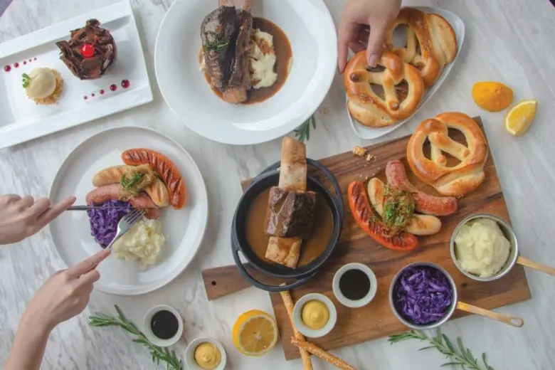 กันยายน 2023 เทศกาลเฉลิมฉลองแห่งปีของเครื...