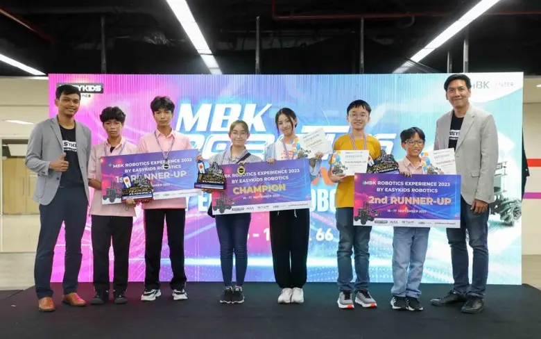 เอ็ม บี เค เซ็นเตอร์ สนับสนุนพื้นที่จัดงาน MBK Robotics Experience By Easykids Robotics การแข่งขันเขียนโปรแกรมประดิษฐ์หุ่นยนต์ ชิงถ้วยรางวัลระดับประถมและมัธยมศึกษา