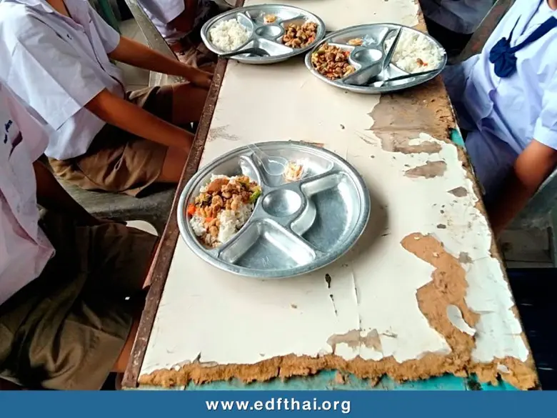 นอกเหนือจากอาหารกลางวันที่มีคุณภาพ ถูกหลั...