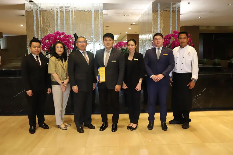 โรงแรมเซ็นทาราแกรนด์ ลาดพร้าว ชูมาตรฐานโรงแรมเบอร์ 5 รับโล่เกียรติคุณจาก กฟผ.