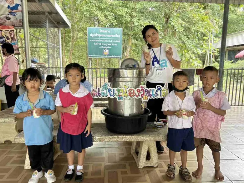 น้องอิ่มท้อง พี่อิ่มใจกับกิจกรรม "ดั๊บเบิ้ล เอ เลี้ยงน้องวันเกิด ครั้งที่ 134"