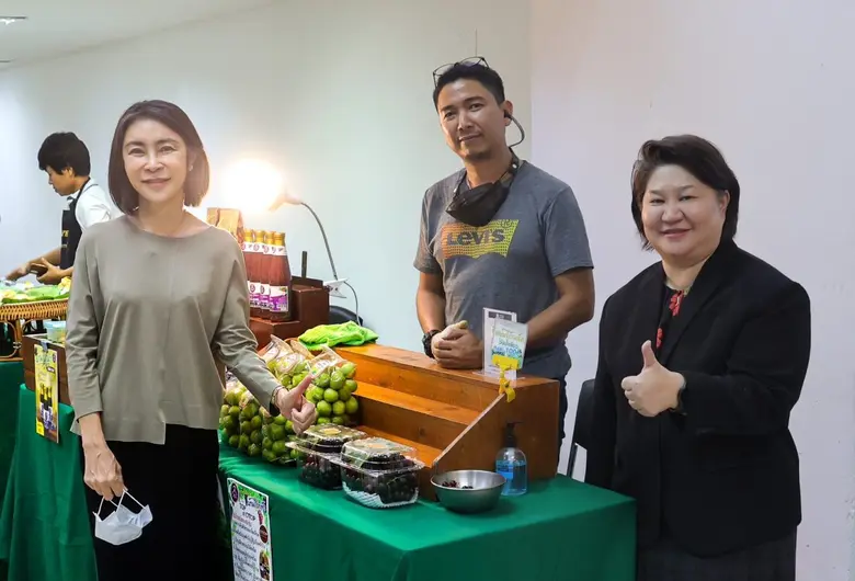 นางสาวสภัทร์พร ธรรมากรณ์พิลาศ ประธานกรรมการบริหาร แ...