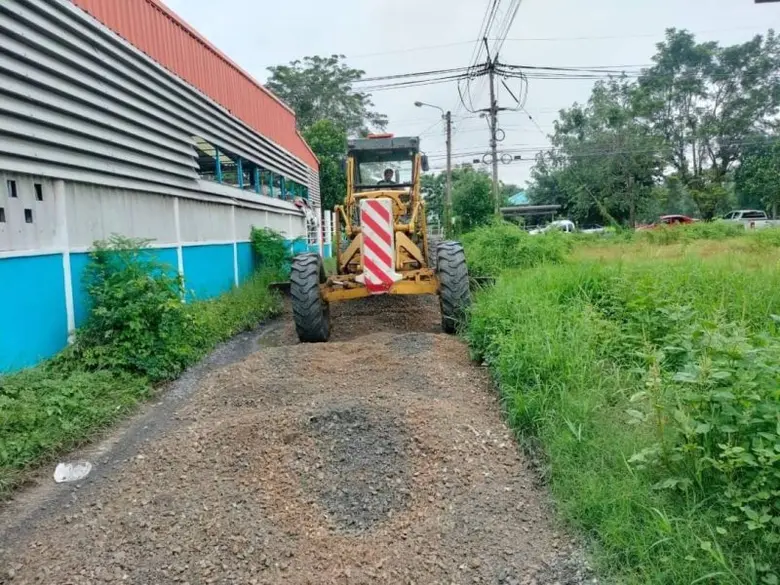 นายไพโรจน์ จันทรอด ผู้อำนวยการเขตหนองจอก ...