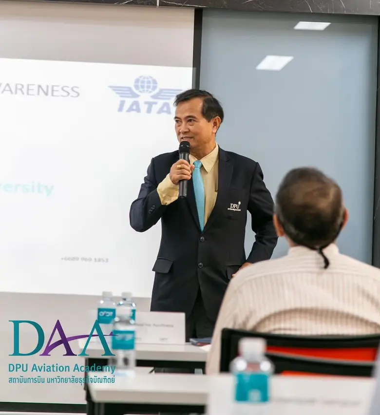 ผู้ช่วยศาสตราจารย์ น.ต.ดร.วัฒนา มานนท์ คณ...