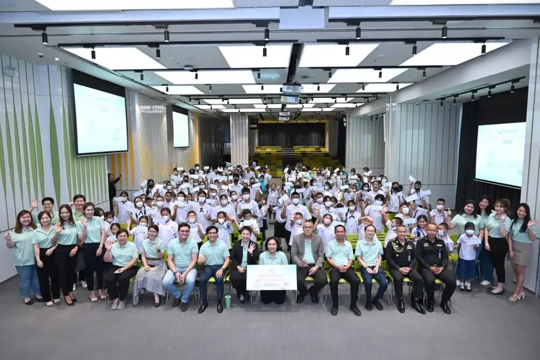 บางจากฯ มอบทุนการศึกษาแก่เยาวชนในโรงเรียนและชุมชนเพื่อนบ้านรอบโรงกลั่นน้ำมันบางจาก พระโขนง ร่วมสร้างสังคมยั่งยืน ต่อเนื่องเป็นปีที่ 19