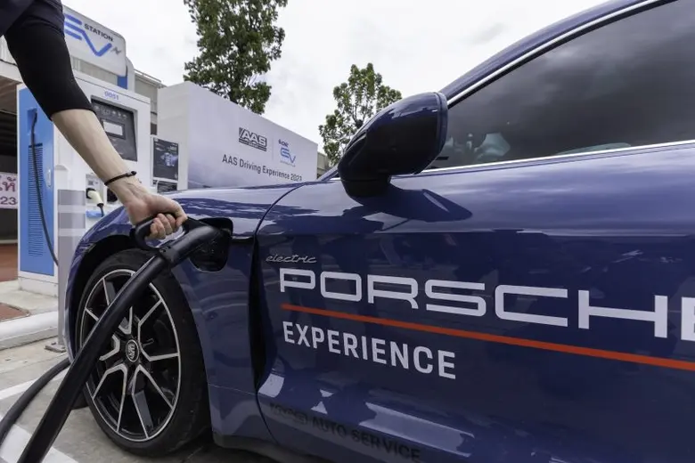 EV Station PluZ สนับสนุนการชาร์จไฟงาน AAS Driving Experience 2023 โชว์ประสิทธิภาพหัวจ่าย DC ด้วยเครื่องชาร์จรูปแบบ Quick Charge กำลังไฟกว่า 160 กิโลวัตต์