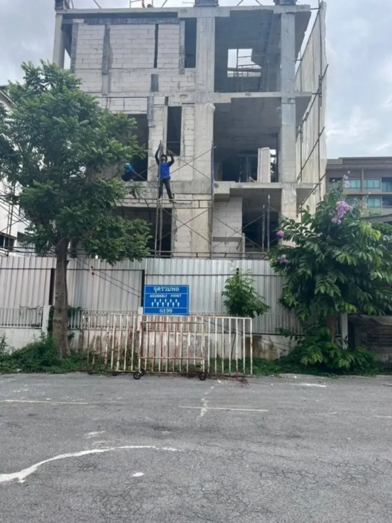 นายชูชาติ พุ่มน้อย ผู้อำนวยการเขตดินแดง ก...