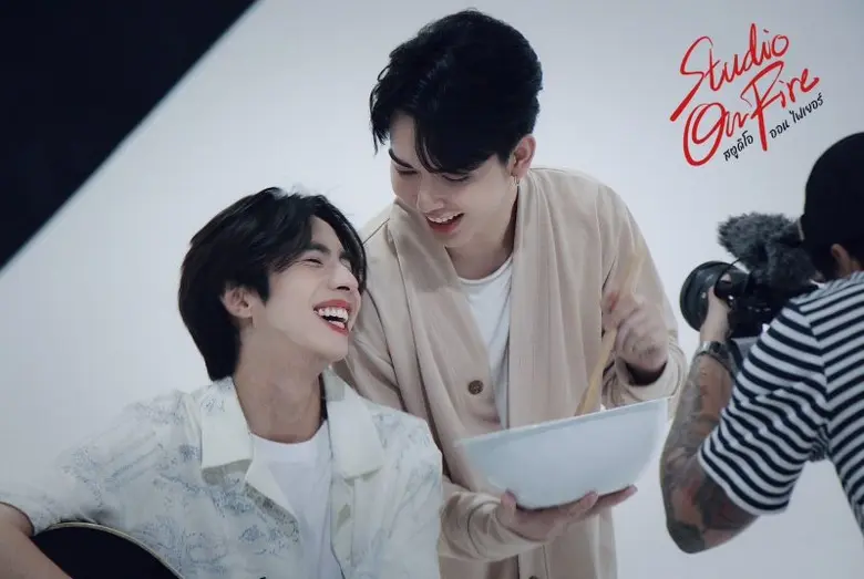 STUDIO ON FIRE ( สตูดิโอ ออน ไฟเยอร์ ) ประเดิมเป็นผู้ผลิตซีรีส์ เรื่องแรก จากหนังสือนิยายวายเรื่อง Live in Love รักผ่านไลฟ์ ของนักเขียนนิยายวายชื่อดังในนามปากกา 'ยอนิม'