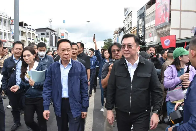 พล.ต.อ.พัชรวาท วงษ์สุวรรณ รองนายกรัฐมนตรี...