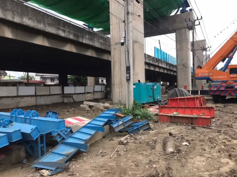 เขตราษฎร์บูรณะประสาน กทพ.ปรับผิวจราจรใต้ทางด่วนจอมทอง-บูรณะ ป้องกันอุบัติเหตุ