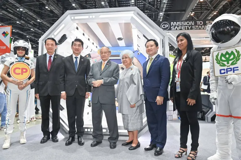 ดร.สุเมธ ตันติเวชกุล กรรมการและเลขาธิการม...