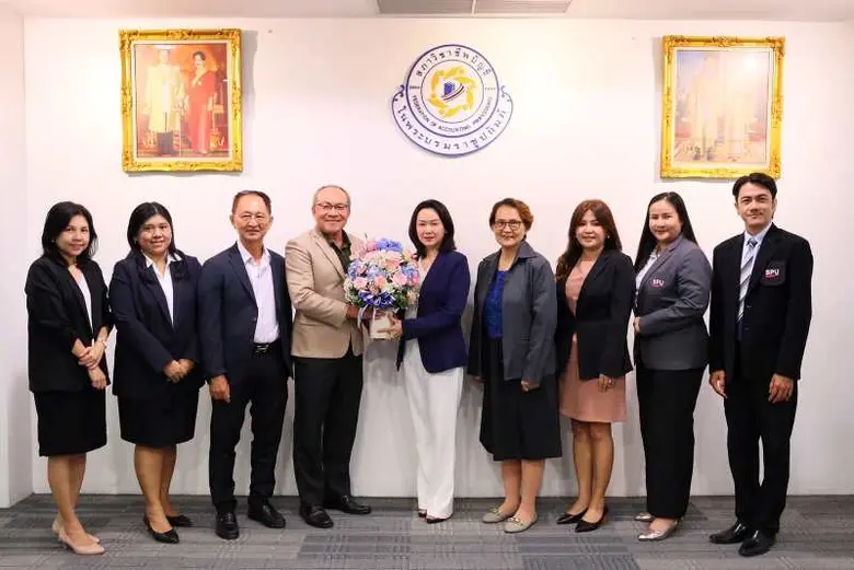 ผศ.ดร.ฐิตาภรณ์ สินจรูญศักดิ์ คณบดีคณะบัญช...