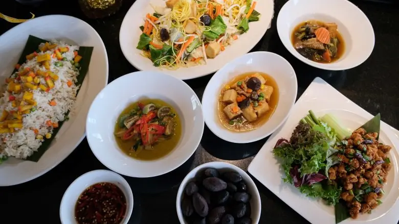 ทางห้องอาหารเดอะ กลาส เฮ้าส์ โรงแรมอีสติน...