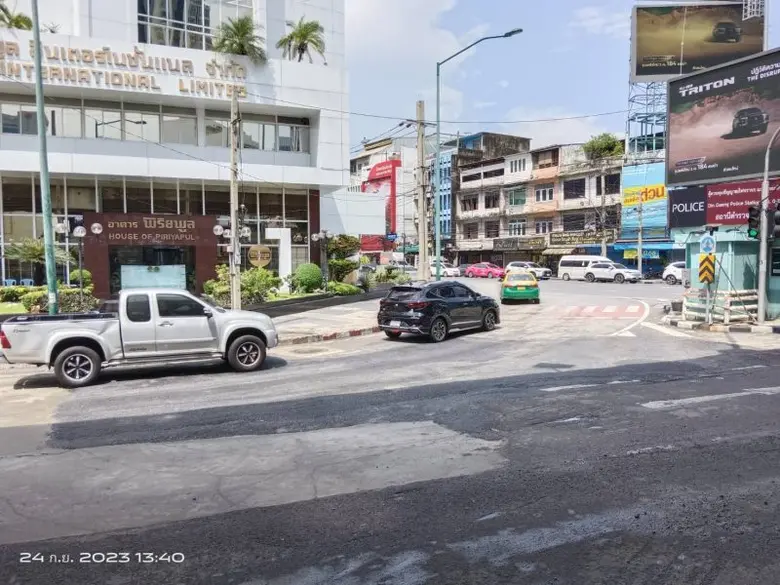 กทม.กำชับผู้รับจ้างก่อสร้าง Pipe Jacking ถ.ศรีอยุธยา ซ่อมผิวจราจรเร่งงานให้แล้วเสร็จใน ต.ค.นี้