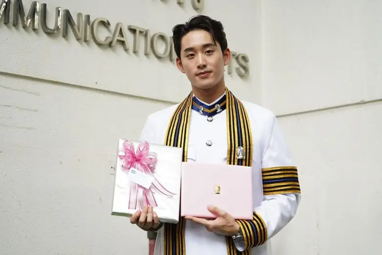 ขอแสดงความยินดีกับบัณฑิตใหม่ป้ายแดง "เอส-...