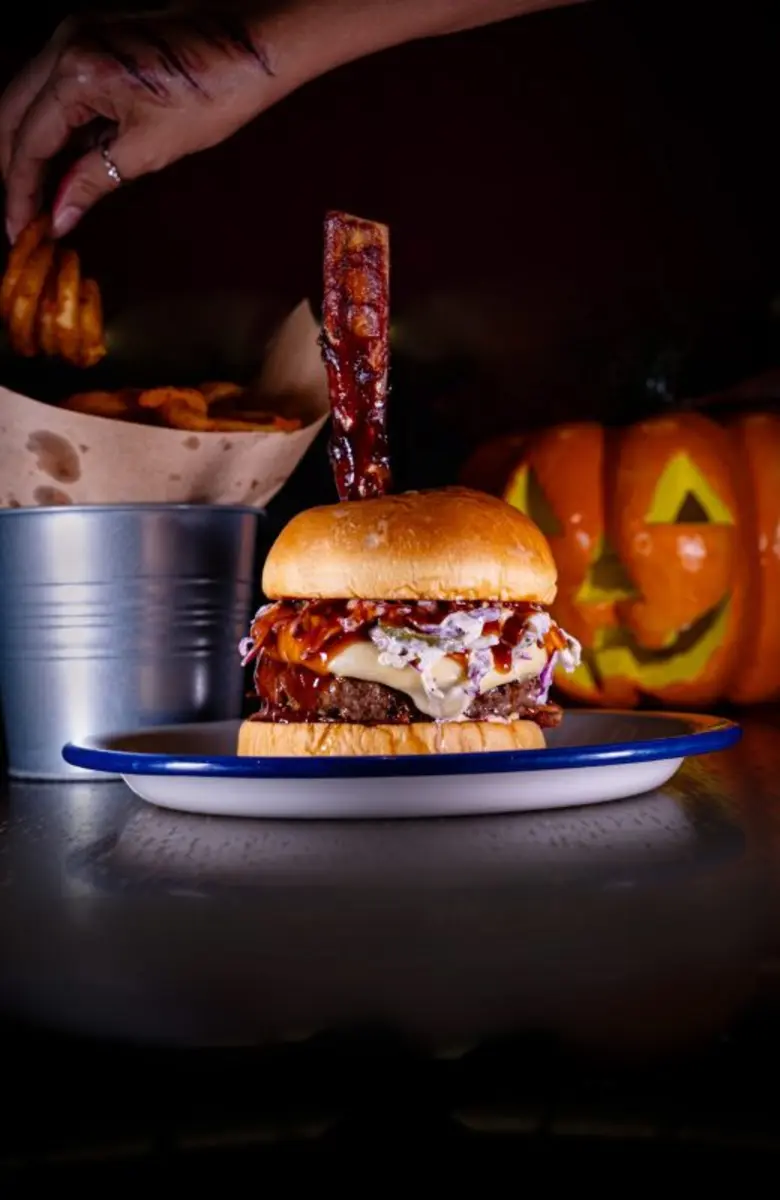 เบอร์เกอร์ต้อนรับเทศกาลฮาโลวีน เริ่มแล้วที่ทเวนตี้ไฟว์ดีกรีส์