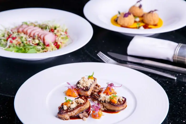 เมนูจานเด่นสุดพิเศษประจำเดือน จากเชฟลูก้า รุสโซ่ ณ ห้องอาหารเรดสกาย โรงแรมเซ็นทาราแกรนด์ฯ เซ็นทรัลเวิลด์