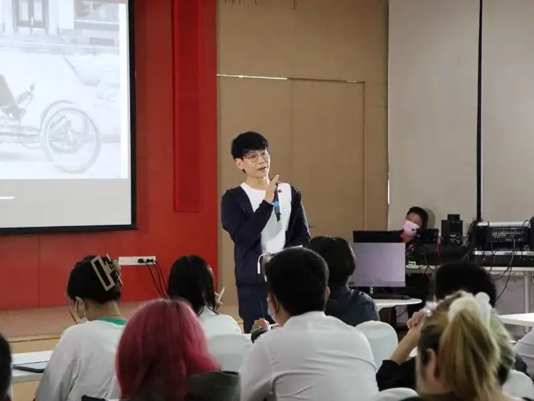The Professional: คณะการสร้างเจ้าของธุกิจ SPU อัพสกิลพัฒนาบัณฑิตพันธุ์ใหม่ ด้วย "Fast Forward Digital Trends: The Ookbee Vision" โดย CEO App Ookbee