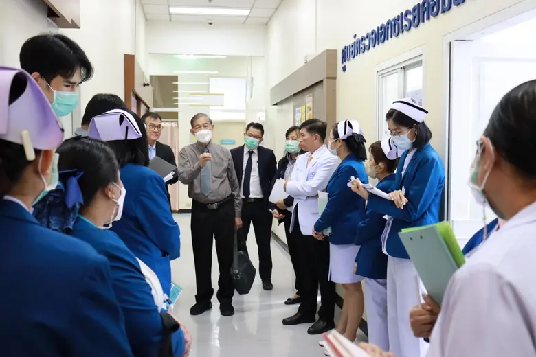 การตรวจเยี่ยมมาตรฐานสถานพยาบาลในโครงการประกันสังคม โรงพยาบาลเอกชล 2 จังหวัดชลบุรี โดยสำนักจัดระบบทางการแพทย์ พร้อมด้วยสำนักงานประกันสังคม