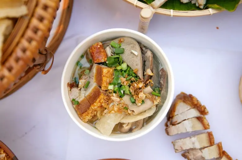 อร่อยสุดคุ้มไปกับหลากหลายซุ้มอาหารรสเด็ดจากร้านดัง กับ "ร้านดัง รสเด็ด บุฟเฟ่ต์สตรีทฟู้ดรสเลิศใต้แสงดาว @ศาลาทิพย์" ครั้งที่ 12