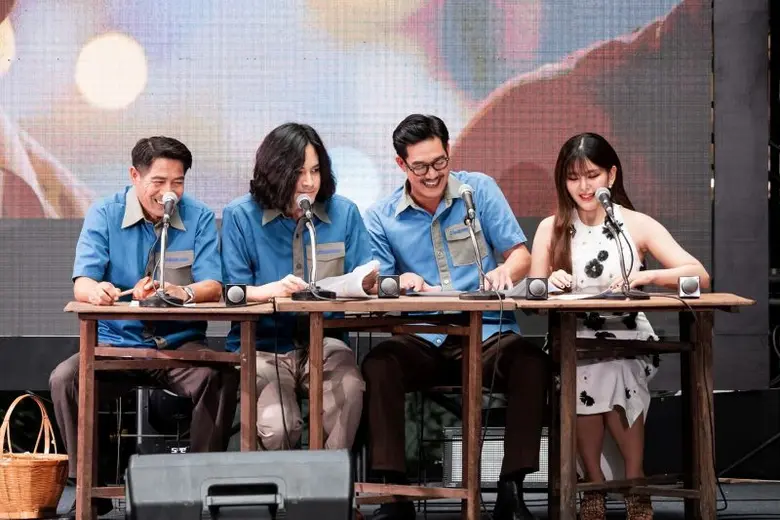 คณะรถเร่ขายยามาถึงเมืองกรุงแล้ว! Netflix เปิดตัว มนต์รักนักพากย์ เนรมิตใจกลางเมืองให้กลายเป็นพื้นที่แห่งการย้อนวันวานสุดอบอุ่น