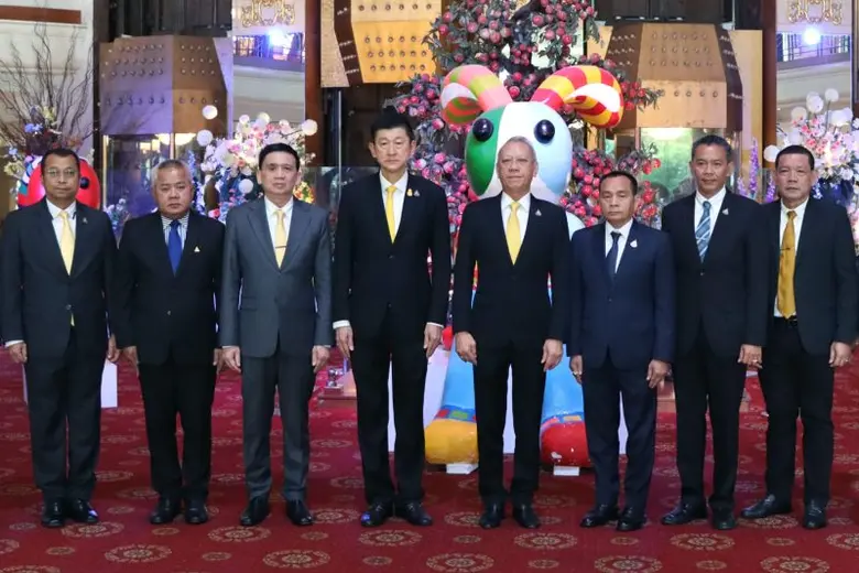 พิพัฒน์ รัชกิจประการ รัฐมนตรีว่าการกระทรว...