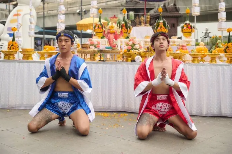 "แอม ณัฎฐา ชาญเลขา" หวนคืนวงการบันเทิง พร้อมโปรเจกต์ใหญ่ คว้า 2 พระเอกลิเกสุดฮอต "นีโน่ สุดที่รัก"-"แน็คกี้ เทพบุตร" นำทีมบวงสรวง ภายนตร์ไทยเขย่าวงการมวยไทย "ลุมพินี"