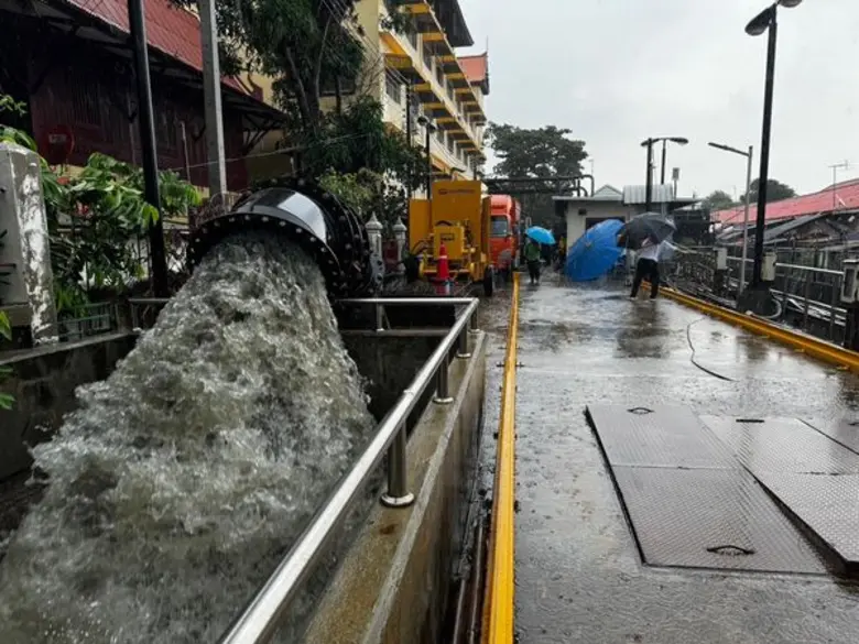 นายสุราษฎร์ เจริญชัยสกุล ผู้อำนวยการสำนัก...