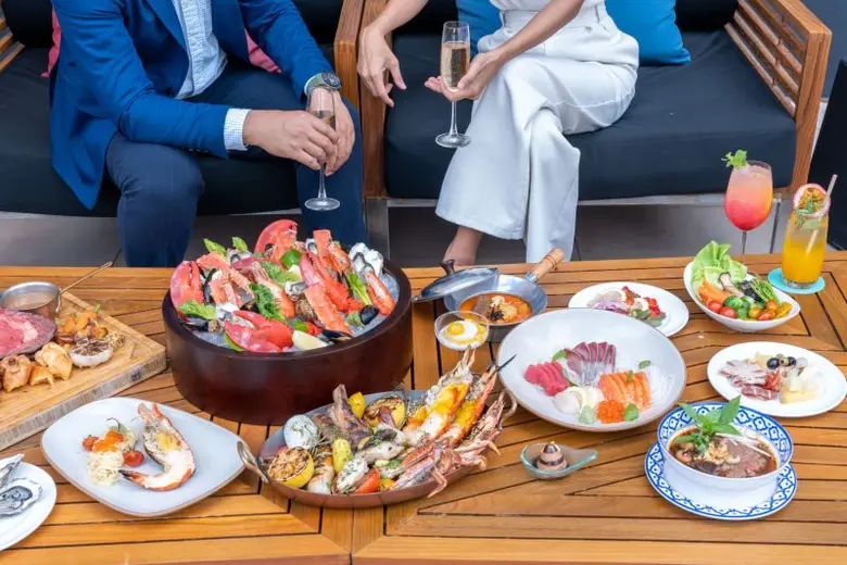 บุฟเฟต์มื้อเที่ยงวันเสาร์ Brunch Au Solei...