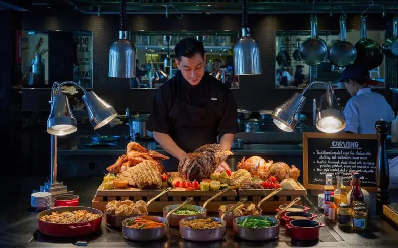 ดื่มด่ำรสชาติแห่งฤดูร้อนท่ามกลางธรรมชาติไปกับบุฟเฟต์มื้อเที่ยงวันเสาร์ Brunch Au Soleil ณ รร. เลอ เมอริเดียน สุวรรณภูมิฯ