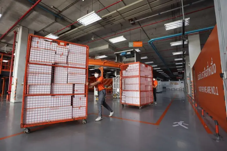 เคอรี่ เอ็กซ์เพรส พร้อมให้บริการอย่างเต็มกำลัง เพิ่มมาตรฐานการจัดส่งพัสดุด่วน ด้วยเทคโนโลยีคัดแยกพัสดุ และ Digital mapping สุดล้ำ เสริมทัพเต็มอัตราด้วยพนักงานมืออาชีพทั่วไทย