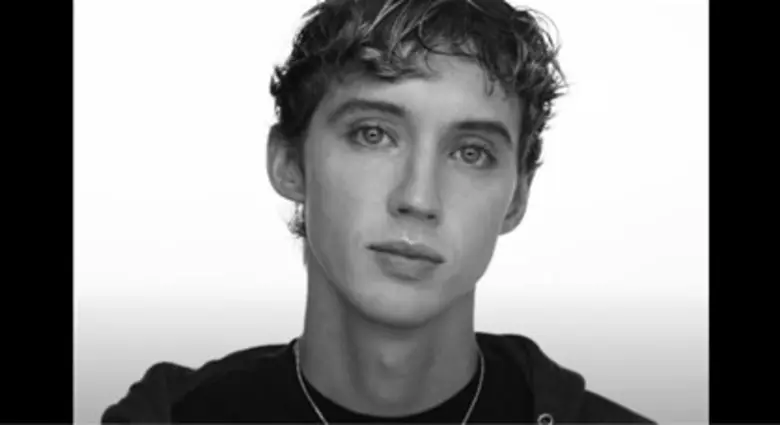 ซูเปอร์สตาร์ชาวออสเตรเลีย "Troye Sivan" ป...