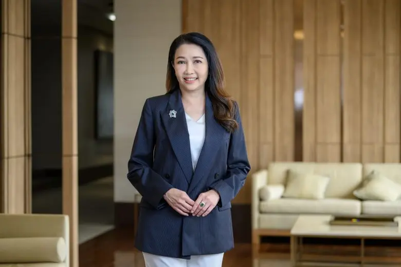 นางสาวขัตติยา อินทรวิชัย ประธานเจ้าหน้าที...