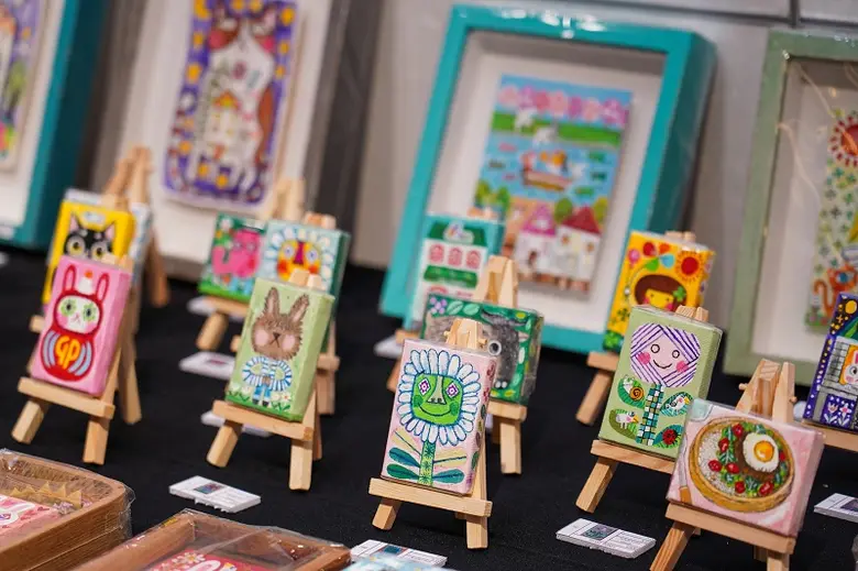 สยาม ทาคาชิมายะ ชวนชมนิทรรศการดินแดนแห่งดวงอาทิตย์เกิดใหม่ "Country of The Sun" ผลงานของ Kyoko Abe (เคียวโกะ อาเบะ) ศิลปินชื่อดังชาวญี่ปุ่น วันนี้ - 31 ตุลาคม 2566 ณ อีเว้นท์ สเปซ ชั้น 4 สยาม ทาคาชิมายะ