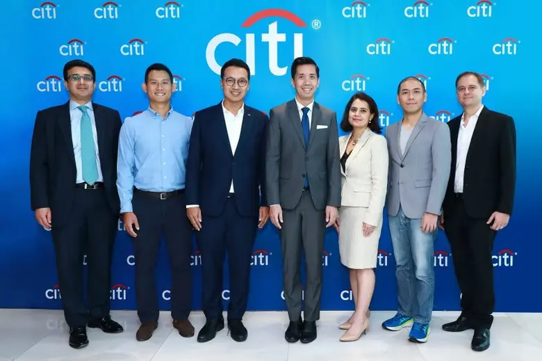 นายประกาศิต เพิ่มนาค รองกรรมการผู้จัดการใ...